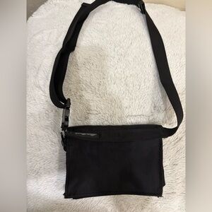 Eddie Bauer Unisex Black Crossbody Bag, Compact for essentials or travel, EUC